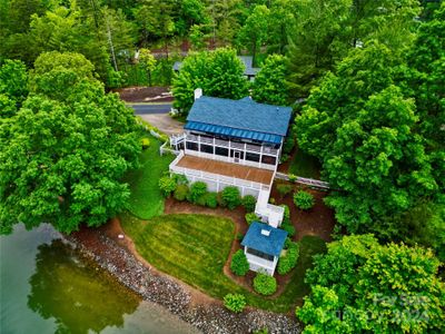 2250 Mallard Cove Drive, House other with 3 bedrooms, 3 bathrooms and null parking in Nebo NC | Image 1