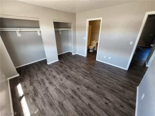 2835 Wheelwright Dr, Las Vegas, NV, 89121-7848 | Card Image