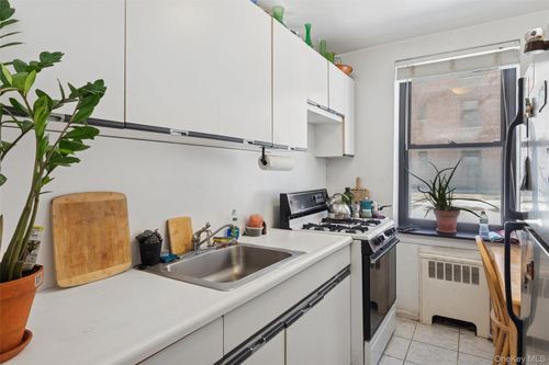 b107-32 92nd St, East Elmhurst, NY, 11369-2461 | Card Image