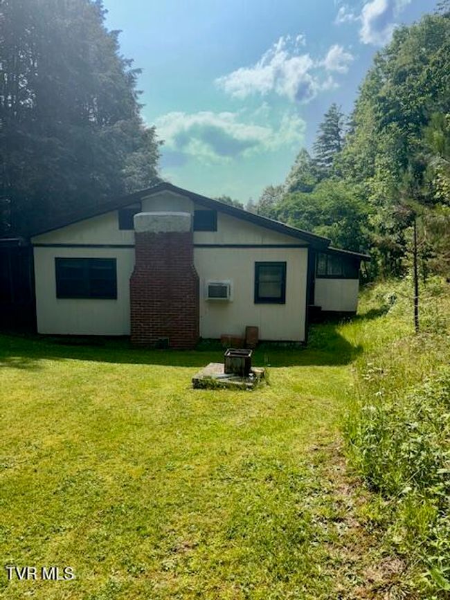 11616 Alfred Cox Dr, House other with 3 bedrooms, 1 bathrooms and null parking in Pound VA | Image 7