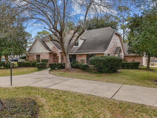 710 Bayou Crest Circle, Dickinson, TX, 77539 | Card Image