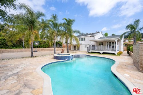 22601 Dardenne St, Calabasas, CA, 91302-5826 | Card Image