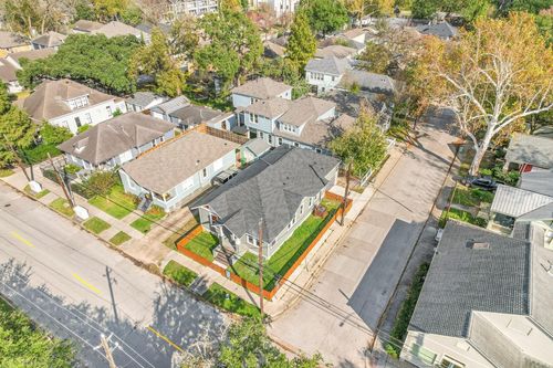 2902 Houston Ave, Houston, TX, 77009-6733 | Card Image