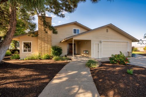 547 Sw Bear Dr, Madras, OR, 97741-8804 | Card Image