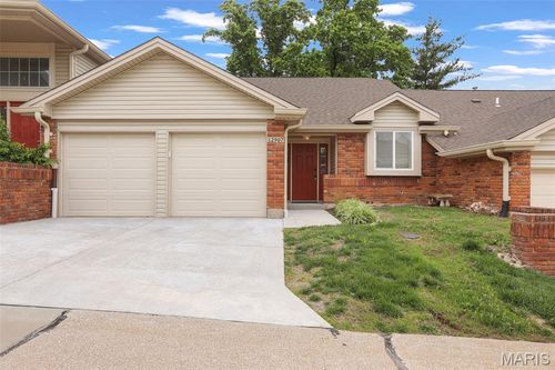 12907 Springdale Village Drive, Unincorporated, MO, 63146 | Card Image