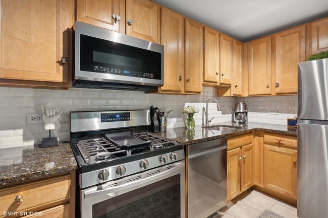 APT-705 - 3900 N Pine Grove Ave, Condo with 1 bedrooms, 1 bathrooms and 1 parking in Chicago IL | Image 7