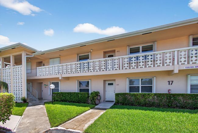 APT-202 - 1320 Nw 20 Th Ave, Condo with 2 bedrooms, 2 bathrooms and null parking in Delray Beach FL | Image 4