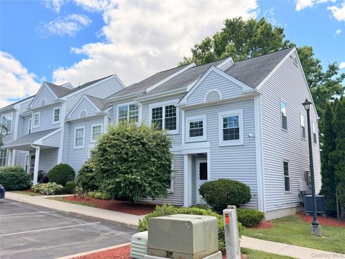 15 Kendal Ln, Middletown, NY, 10940-2105 | Card Image