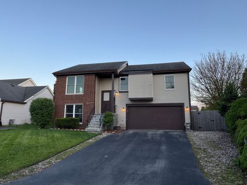 425 Beechwood Dr, Westmont, IL, 60559-2802 | Card Image