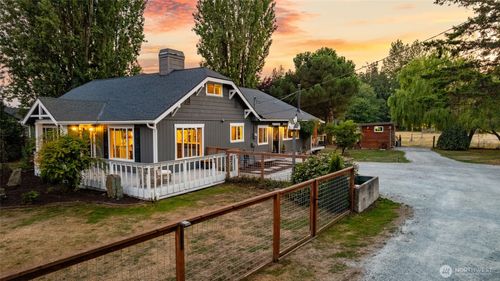 11334 Farm To Market Rd, Mount Vernon, WA, 98273-8277 | Card Image