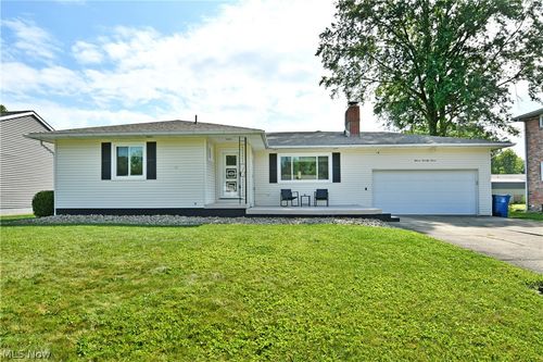 1177 Woodlawn Ave, Girard, OH, 44420-2062 | Card Image