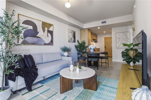 1513-11 Ne 6th St, Miami, FL, 33132 | Card Image