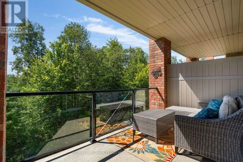 302-43 Ferndale Dr S, Barrie, ON, L4N5W6 | Card Image