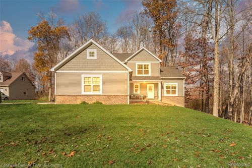 3702 Prescott Dr, Howell, MI, 48843-6981 | Card Image