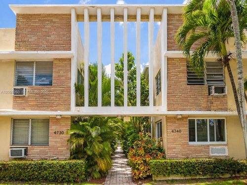 20-4740 Pine Tree Dr, Miami Beach, FL, 33140-3167 | Card Image