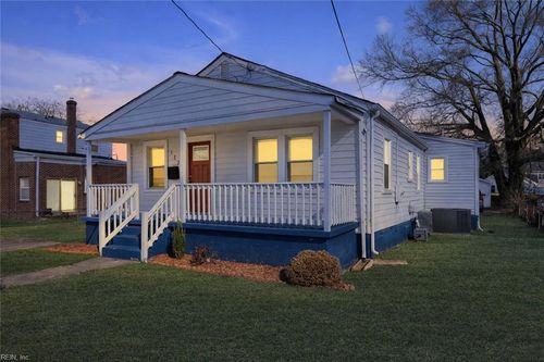 512 Pocahontas Pl, Hampton, VA, 23661-2422 | Card Image