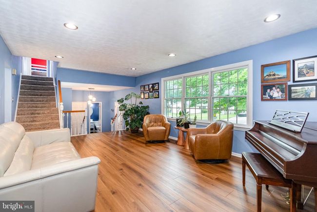 302 Iroquois Way, House other with 3 bedrooms, 3 bathrooms and null parking in MECHANICSBURG PA | Image 6