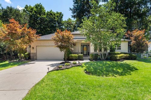 39 W Hiawatha Dr, Powell, OH, 43065-5107 | Card Image