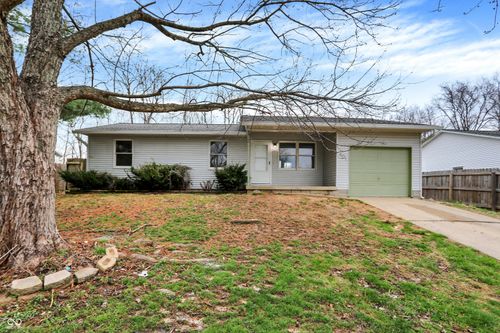 401 W Iroquois Dr, Ellettsville, IN, 47429-1918 | Card Image