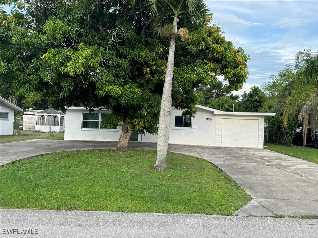 Rosemont Dr, Fort Myers, FL 33916