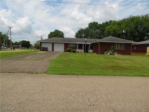 801 Westview Dr, Belpre, OH, 45714-1127 | Card Image