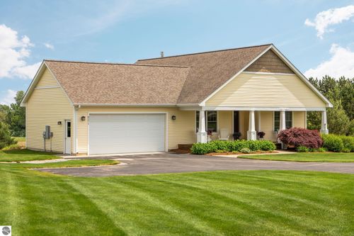 8371 E Boca Vista Trl, Traverse City, MI, 49684-7066 | Card Image