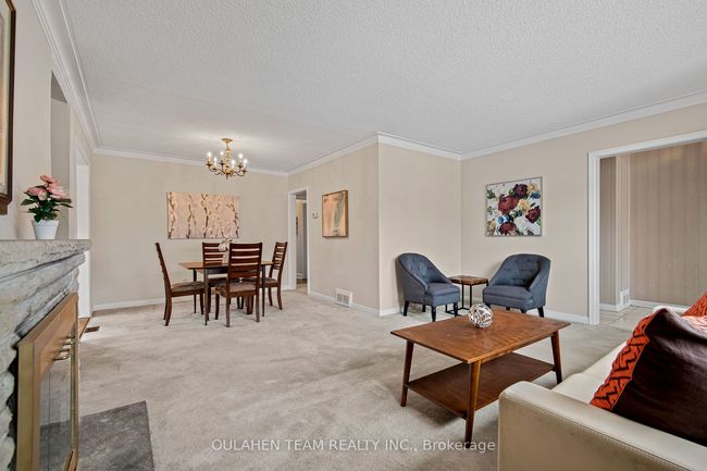 131 Florence Ave, House other with 5 bedrooms, 3 bathrooms and 2 parking in North York ON | Image 4