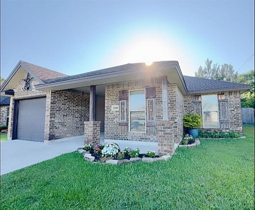5220 Springwood Loop, Lumberton, TX, 77657-4404 | Card Image