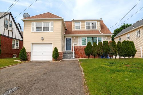 25 Ocean Ave, Malverne, NY, 11565-2330 | Card Image