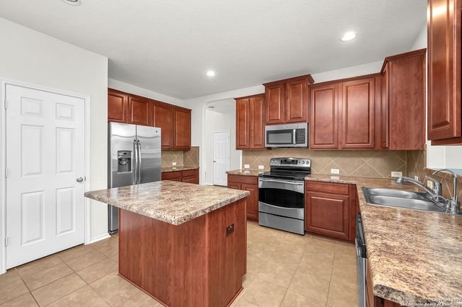 9714 Common Law, House other with 4 bedrooms, 3 bathrooms and null parking in Converse TX | Image 6