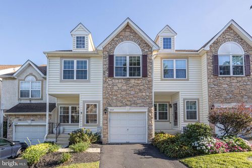 4547 Old Oak Rd, DOYLESTOWN, PA, 18902-8810 | Card Image