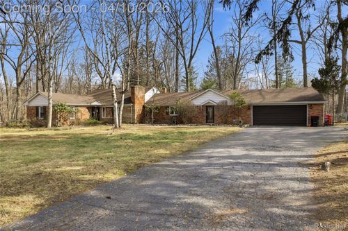 23640 Oak Glen Dr, Southfield, MI, 48033-3497 | Card Image