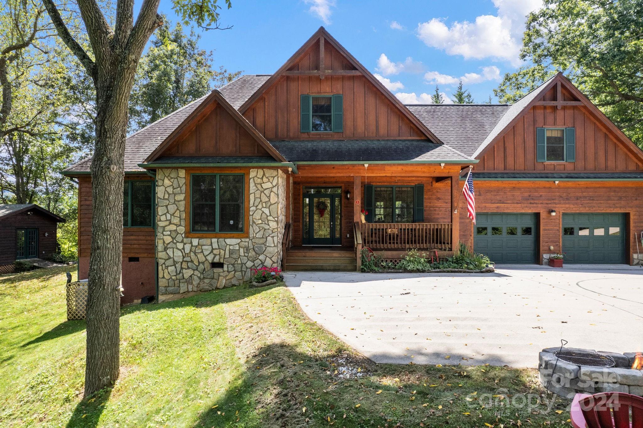 Hydrangea Dr, Waynesville, NC 28785