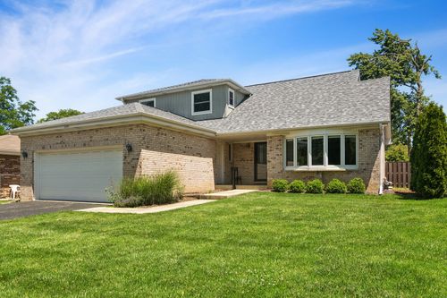 1241 N Chestnut Avenue, Arlington Heights, IL, 60004 | Card Image