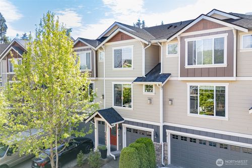 524 Pilchuck Path, Everett, WA, 98201-1209 | Card Image