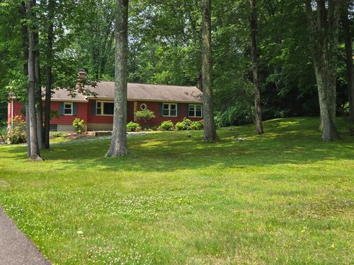 42 Peck Hill Rd, Woodbridge, CT, 06525-1302 | Card Image