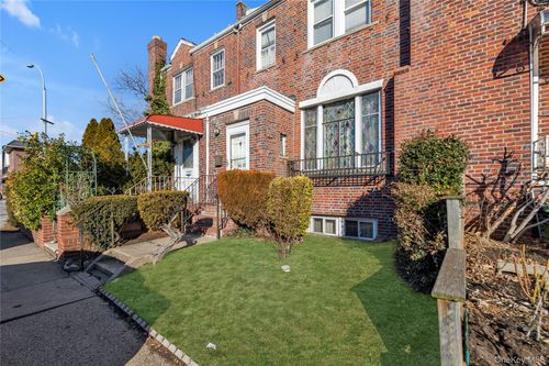 141 05 59th Avenue, New York, NY, 11355 | Card Image