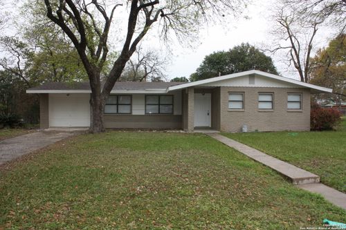 201 Zephyr Dr, Windcrest, TX, 78239-1955 | Card Image