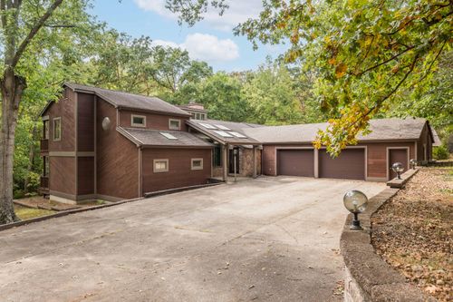 1635 Seven Hills Rd, Jefferson City, MO, 65101-3839 | Card Image