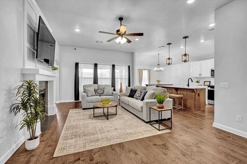 12824 Nw 4th Ter, Yukon, OK, 73099-6128 | Card Image