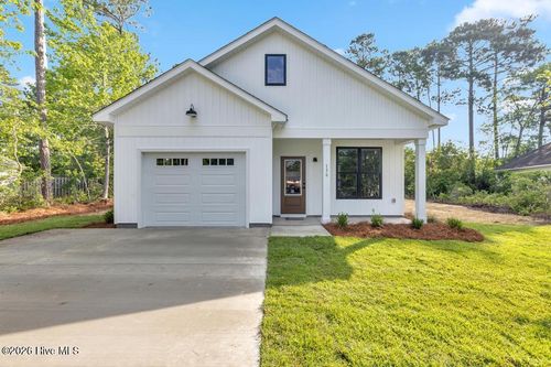 302 Pine Court, Hampstead, NC, 28443 | Card Image