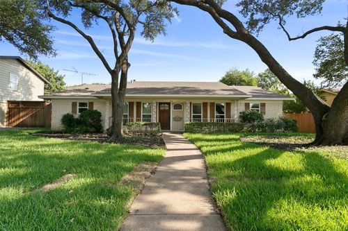 406 Pleasant Valley Ln, Richardson, TX, 75080-1838 | Card Image