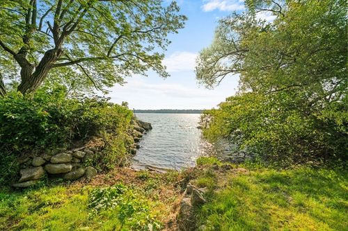 165 Plymouth Blvd, Westport, MA, 02790-4623 | Card Image