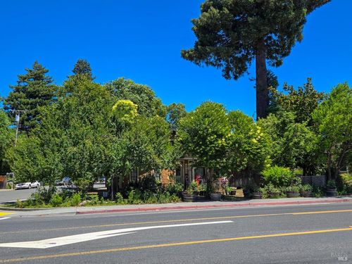 713 S Main St, Willits, CA, 95490-3978 | Card Image