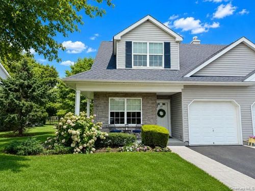 129 Maya Cir, Central Islip, NY, 11722-4542 | Card Image