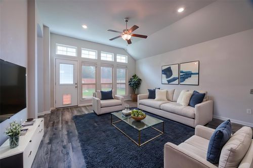 138 Emery Oak Way, Huntsville, TX, 77320-2091 | Card Image