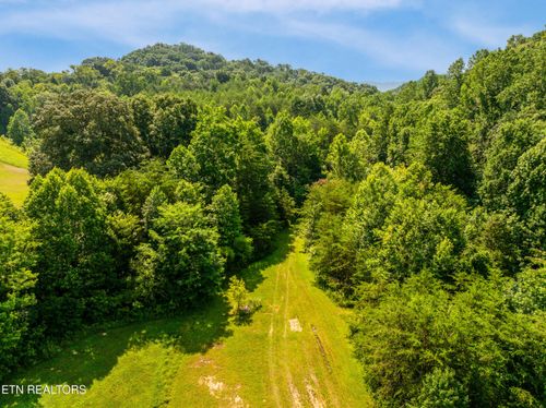 1310 Blockhouse Rd, Maryville, TN, 37803-2956 | Card Image
