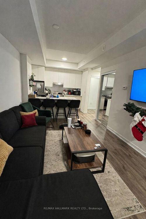 111-140 Canon Jackson Dr, York, ON, M6M0B9 | Card Image