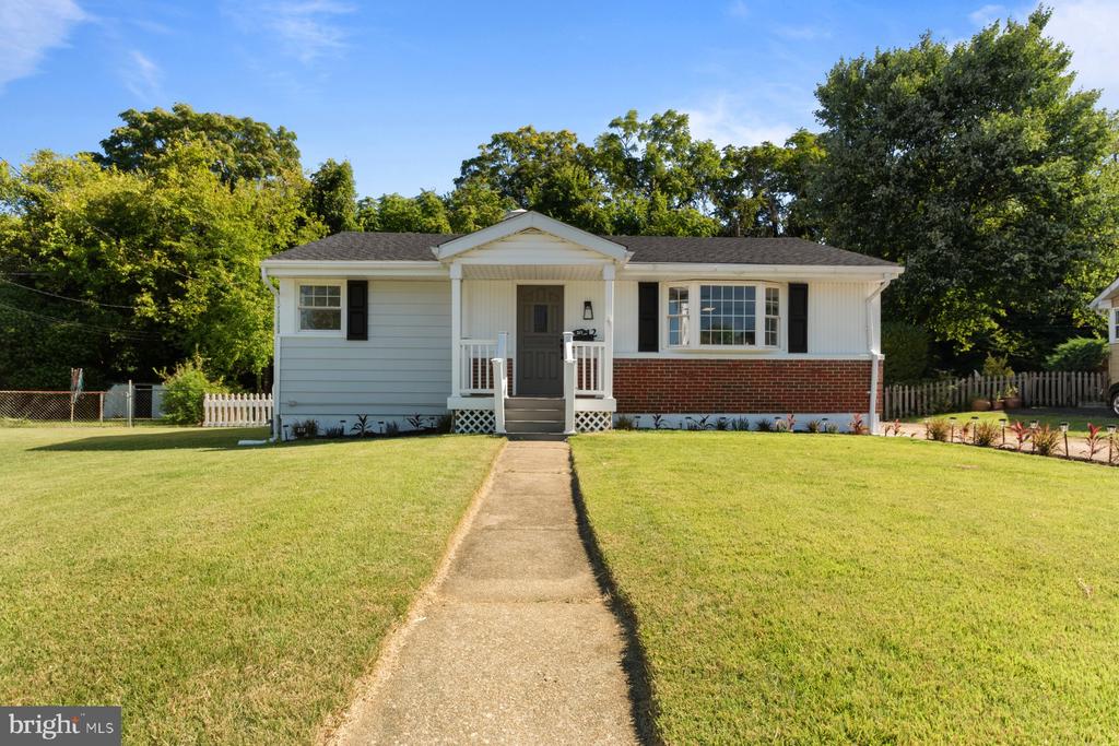 Cheddington Rd, Linthicum Heights, MD 21090