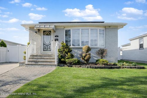 223 Amber Street, Staten Island, NY, 10306 | Card Image